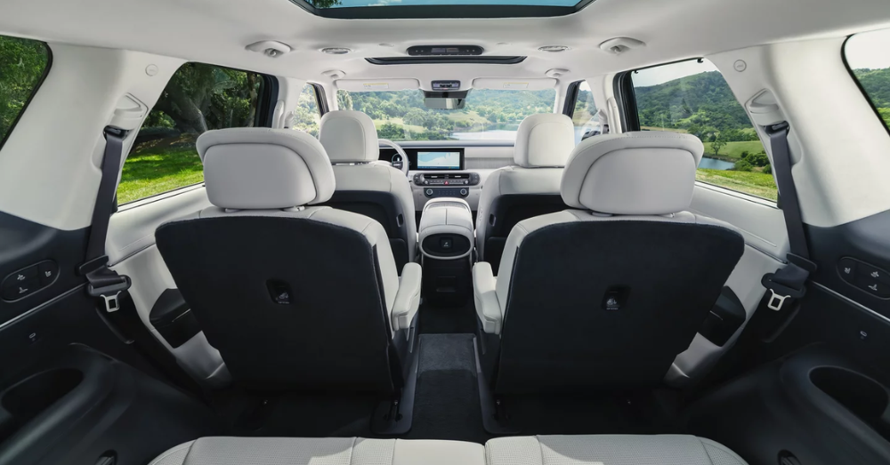 Hyundai-Palisade-vs-Kia-Telluride-The-Family-SUV-Battle-Everyone-Asks-About-Interior