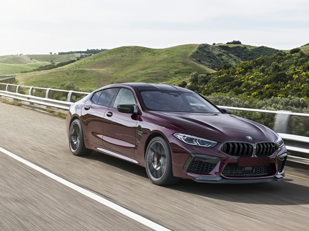 2022 BMW M8