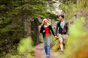 2 people hiking
