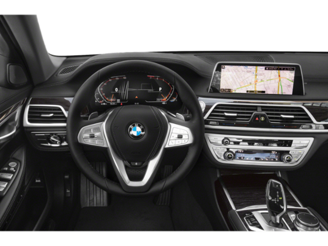2022 BMW 740i