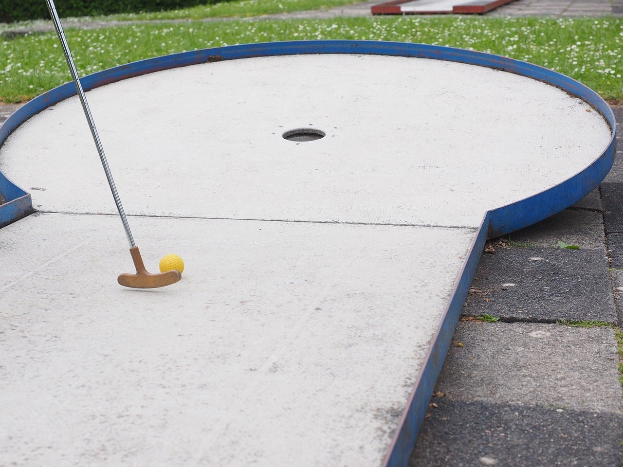 miniature-golf-1271970_1280