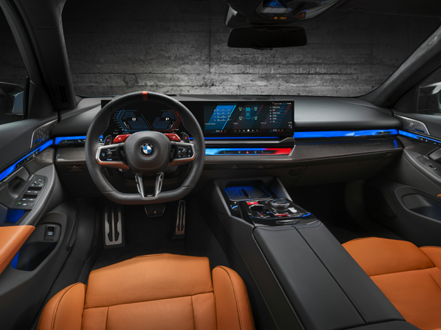 2025 BMW M5 cockpit