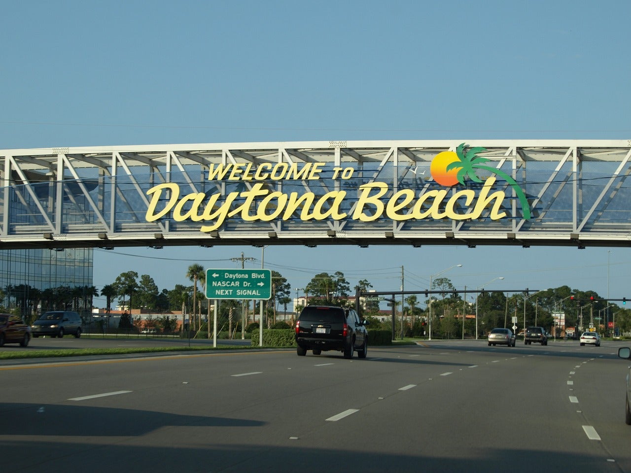 daytona-g0b6a0731e_1280