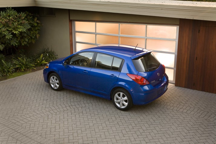 2012 Nissan Versa Hatchback Side View 2012 Nissan Versa Hatchback Side View