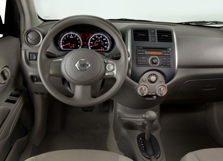 2012VERSA complete front dash 2012VERSA complete front dash
