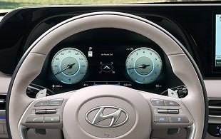 12.3-inch touchscreen navigation