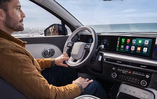 Wireless Apple CarPlay® and Android Auto™