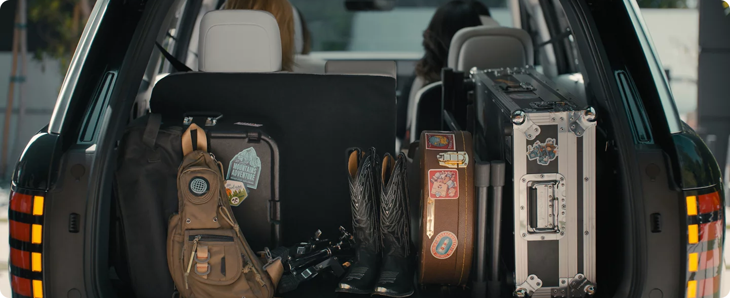 Now with more cargo room,PALISADE is expansive, with a sense of exclusivity.