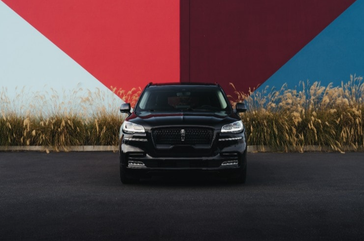New Jet Appearance Package Brings Sleeker, Black Accents to the Lincoln Aviator