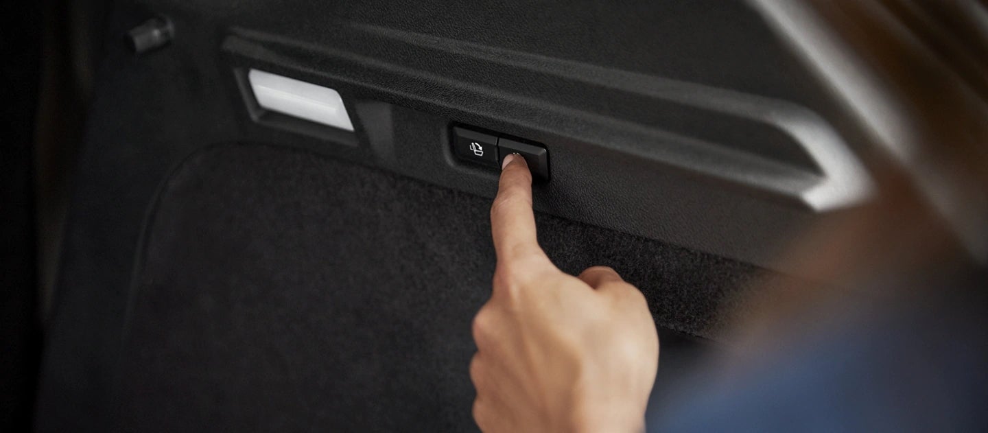 2021 Lincoln Corsair with with easy fold capability