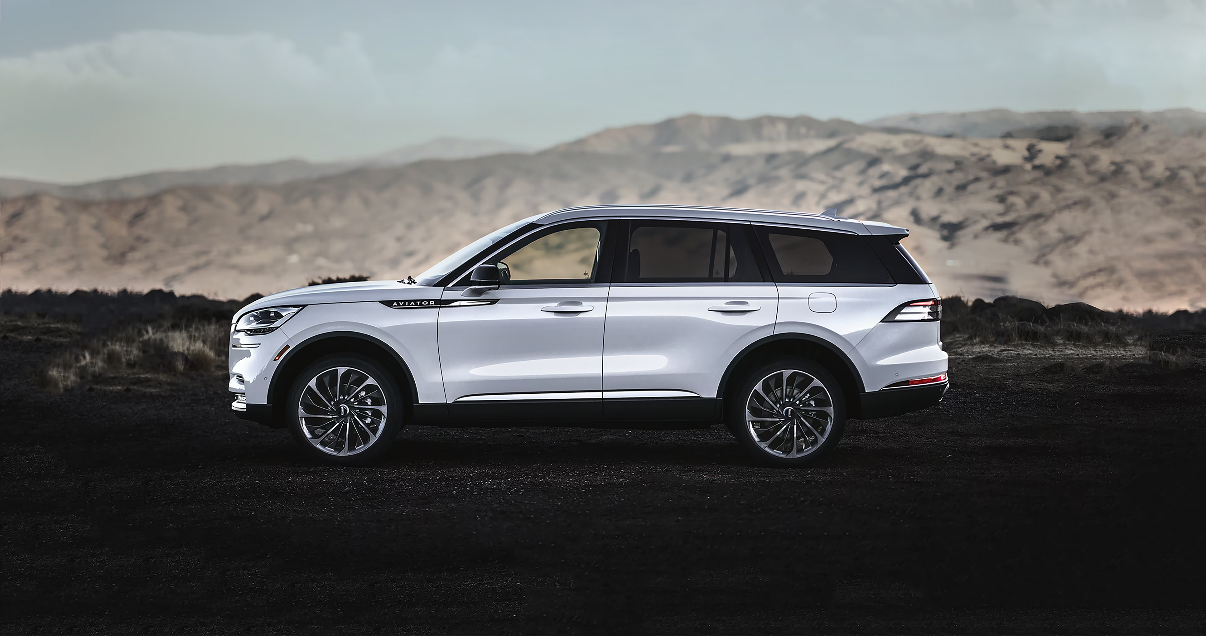 Distinctive Exterior Styling with the Aviator®