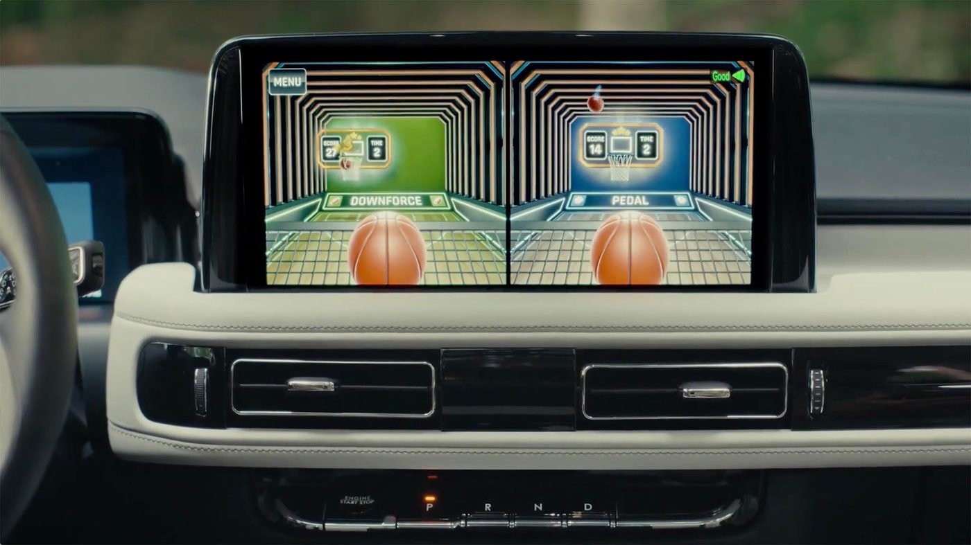2027 Lincoln Aviator with kids gaming in the rear seats, Saginaw TX