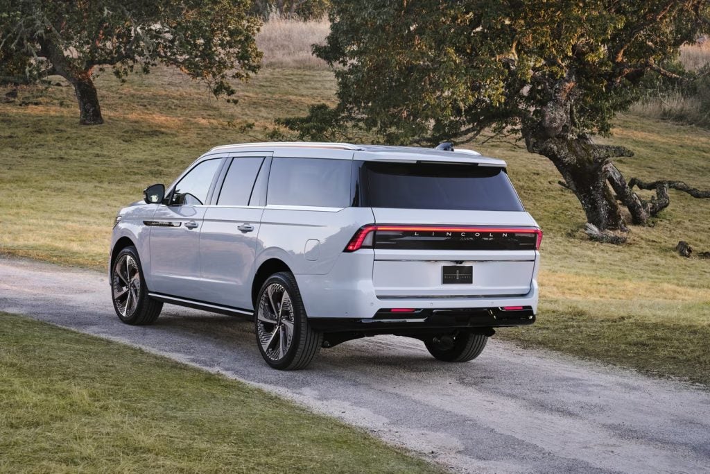 white lincoln navigator