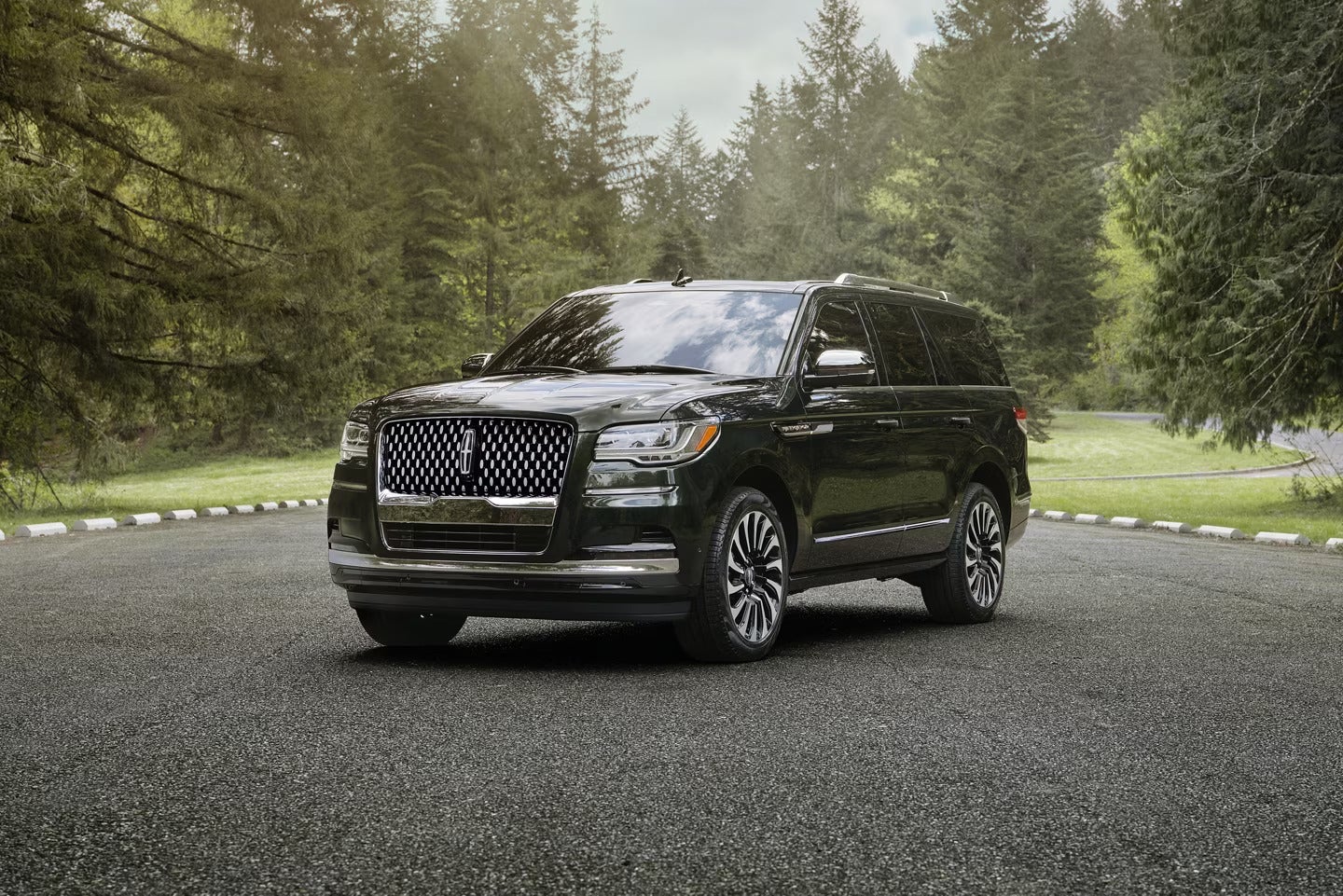 black lincoln navigator being showcased