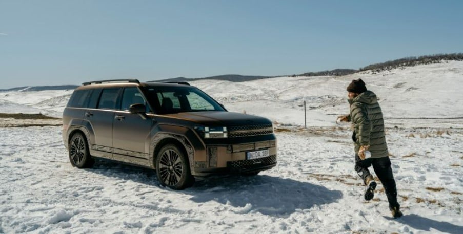 Hyundai Santa Fe in Snow