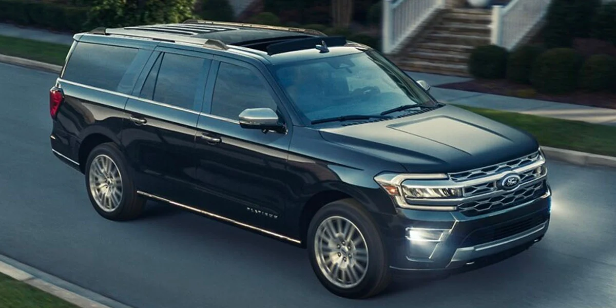 The 2025 Ford Expedition with headlights active