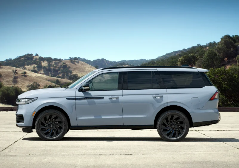 The 2025 Lincoln Navigator parked the long way