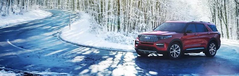 2019 Ford Explorer Driving in Snow