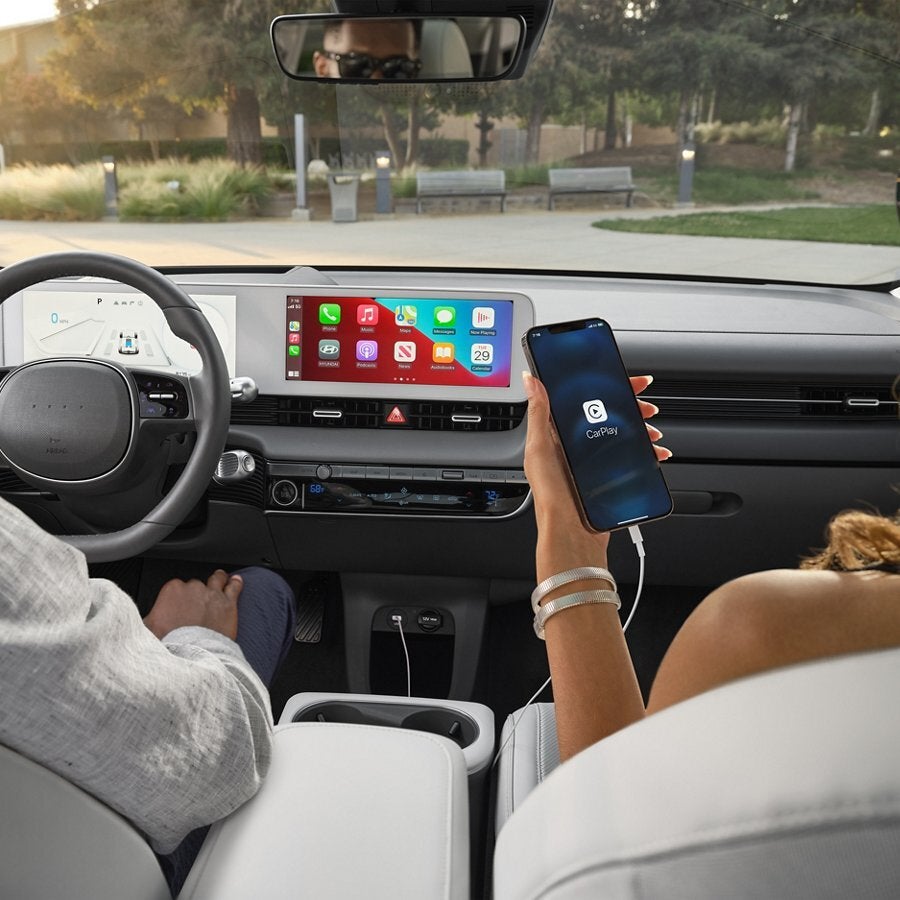 2022 Hyundai IONIQ 5 equipped with Apple CarPlay and Android Auto