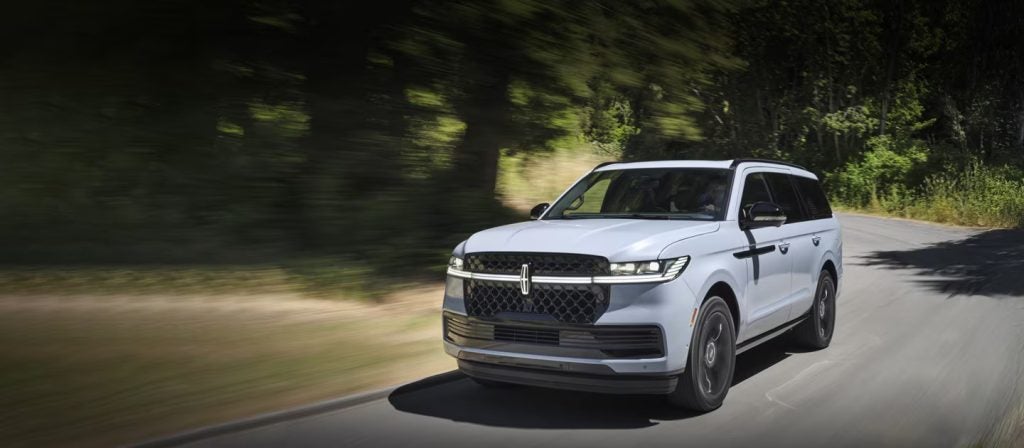 2025 white Lincoln Navigator Exterior