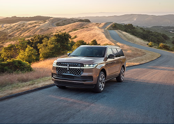 Lincoln Navigator on the road