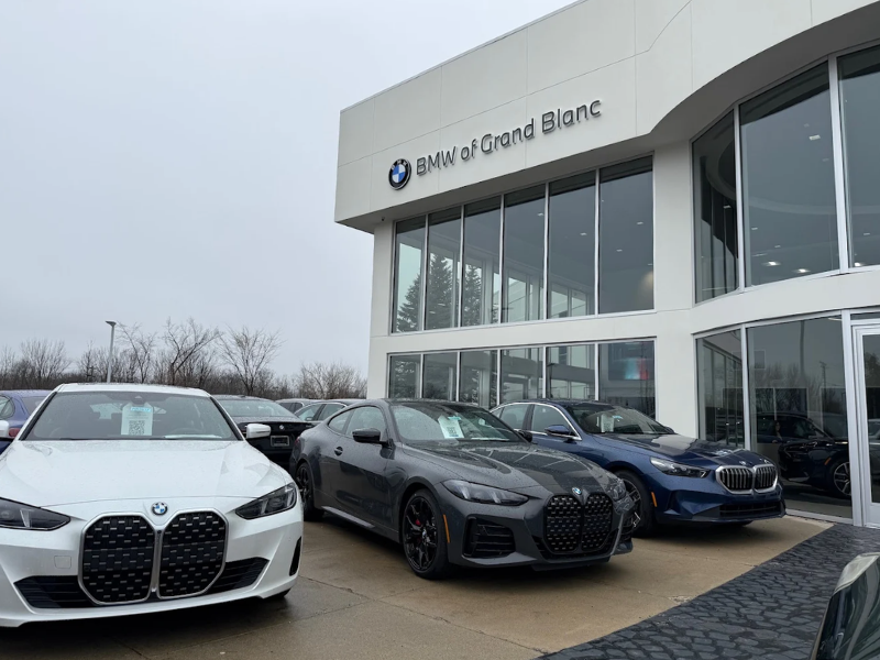 BMW vehicles lined up outside BMW of Grand Blanc