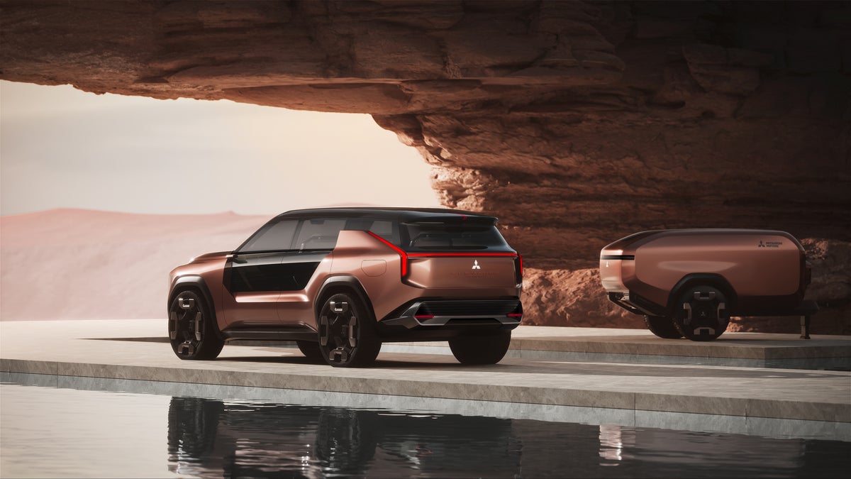 Mitsubishi Debuts the Elevance Concept