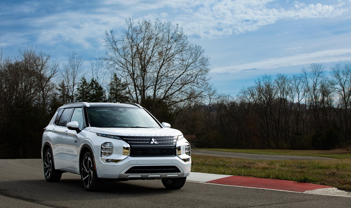Mitsubishi Outlander PHEV Selects