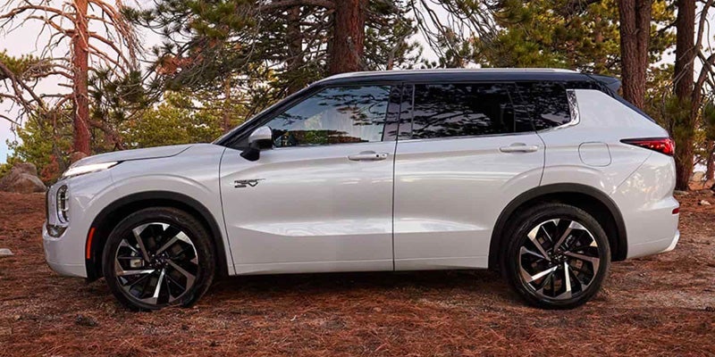 2024 Mitsubishi Outlander PHEV in Morrow, GA