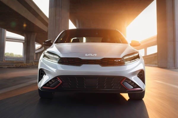 2022 Kia Forte white