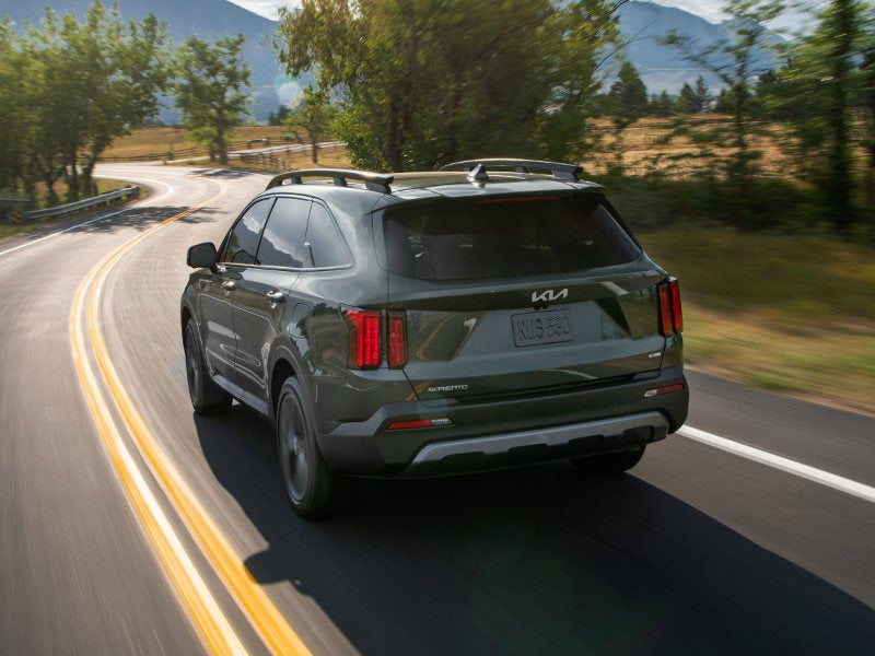 Compare the 2023 Kia Sorento vs 2023 Toyota Highlander near Norton OH