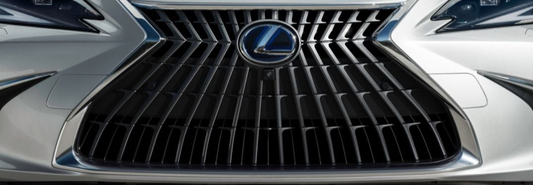 Close Up of 2022 Lexus ES Grille and Emblem