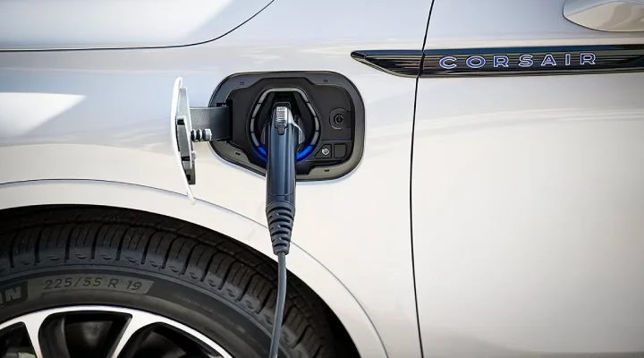 Lincoln Hybrid Corsair Charging