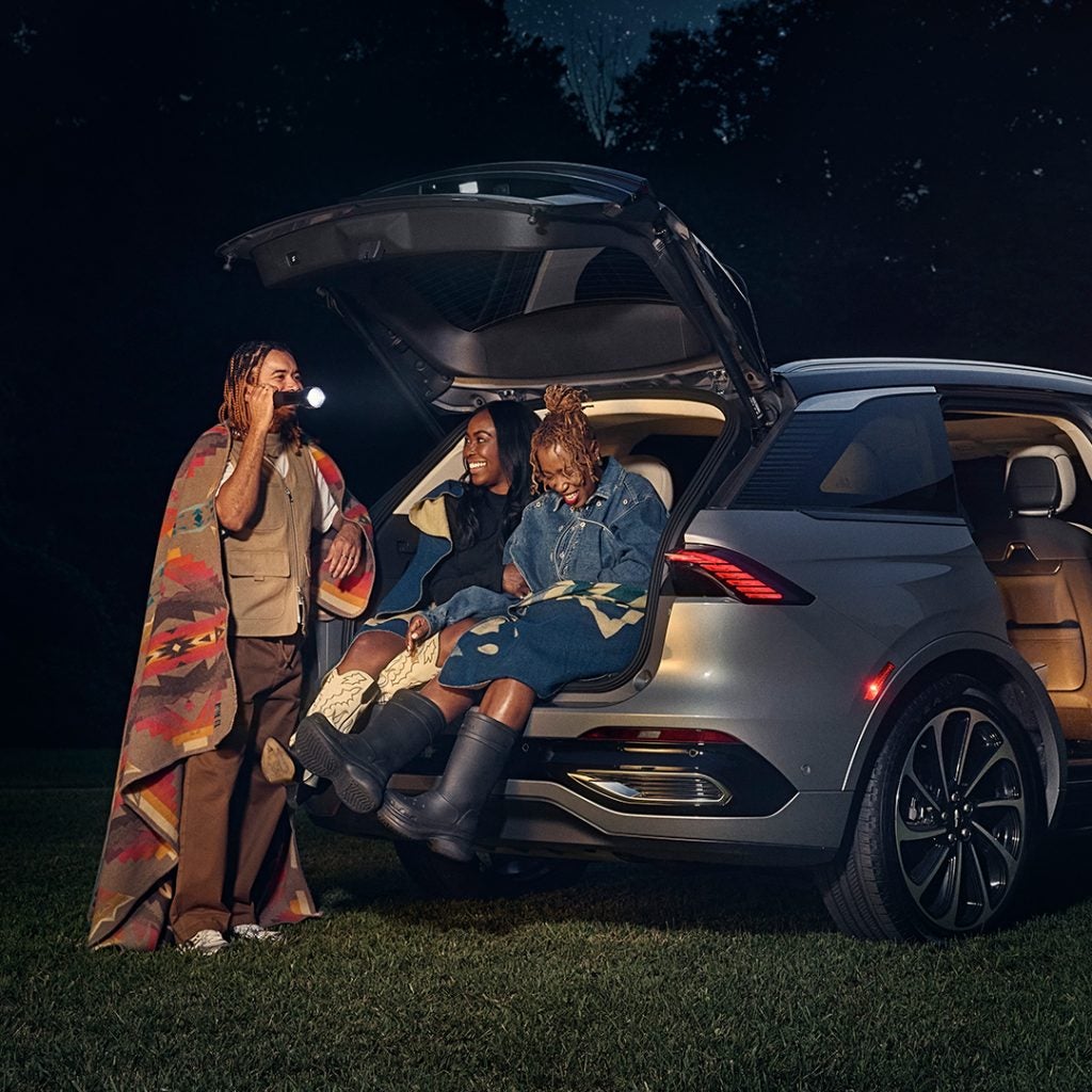 Lincoln Lifestyle Social Media Photography outdoor in the night camping