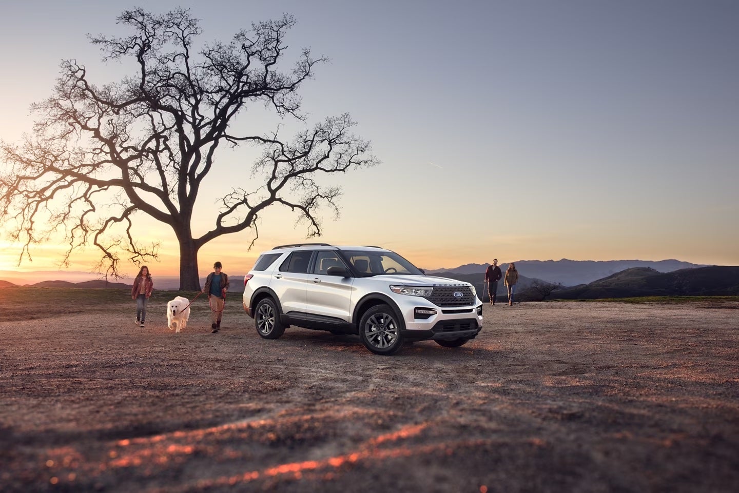 2023_Ford_Explorer_XLT