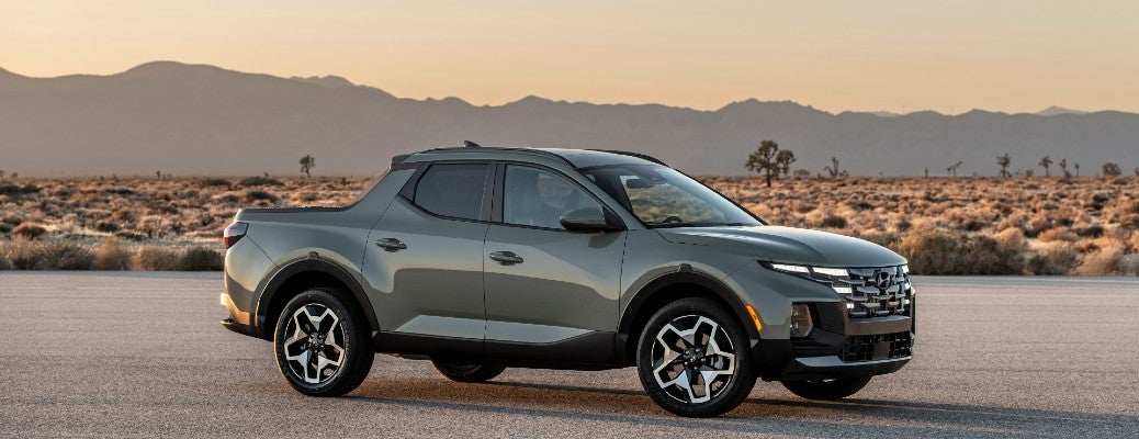 Profile view of 2022 Hyundai Santa Cruz