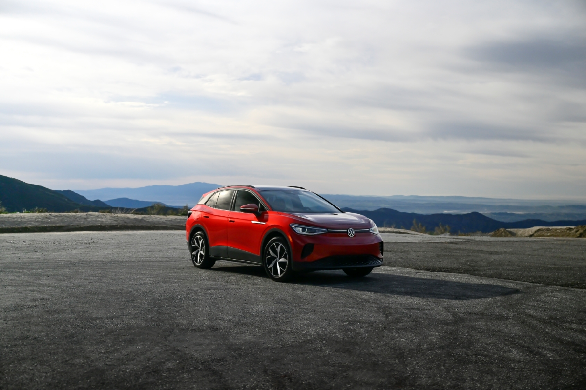 2024-vw-id.4-posed