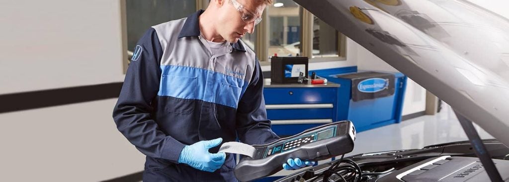 Honda battery check at Stonecrest Honda near Atlanta.