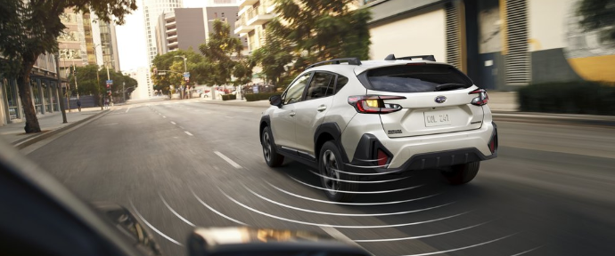 Crosstrek; Unlimited Safety image - Blind Spot Detection