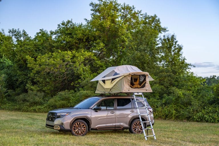 outback with thule rooftop