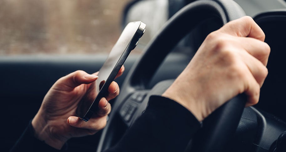 Breaking the Texting Habit: Why Young Drivers Take the Risk | Walton College | University of Arkansas