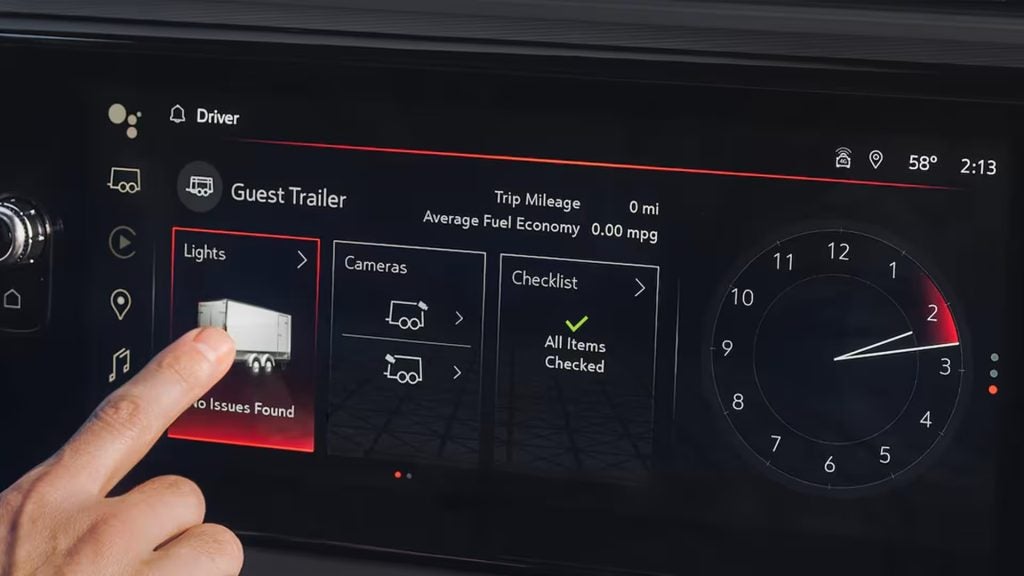 Trailering screen in the GMC Sierra 1500

