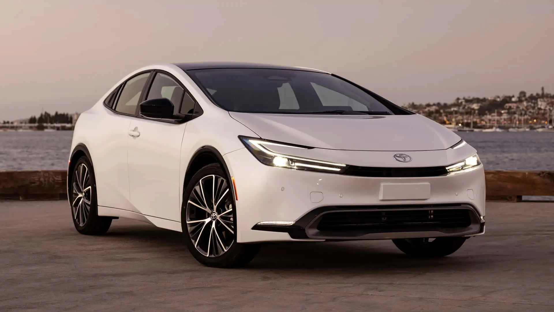 white 2024 Toyota Prius