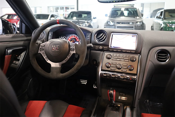 2016 Nissan GT-R NISMO Dash