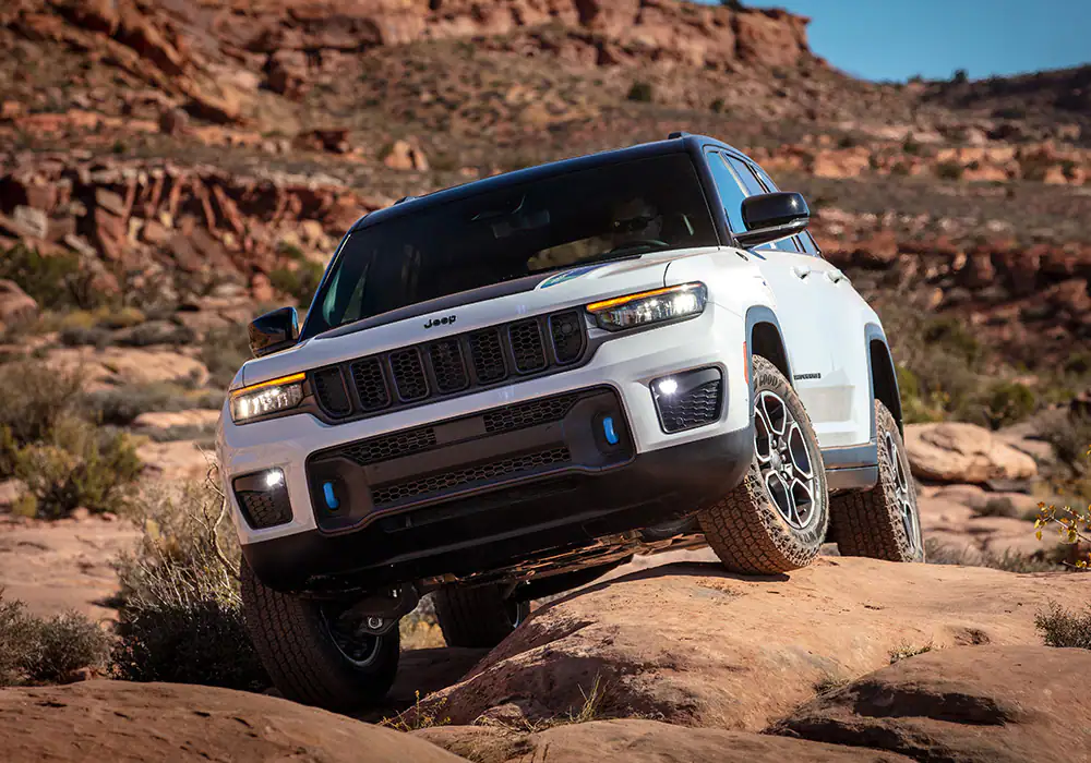 2023 Jeep Grand Cherokee ARTICULATION features