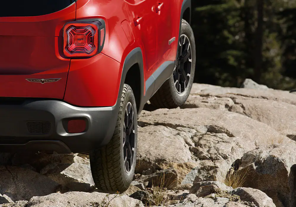 2023 Jeep Renegade ground clearance