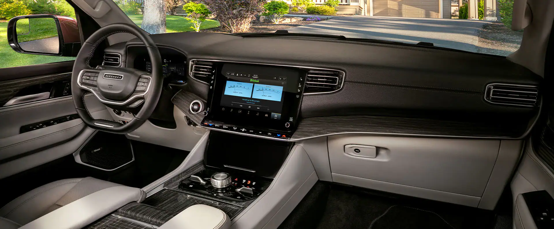 2023 Jeep Wagoneer Interior Features