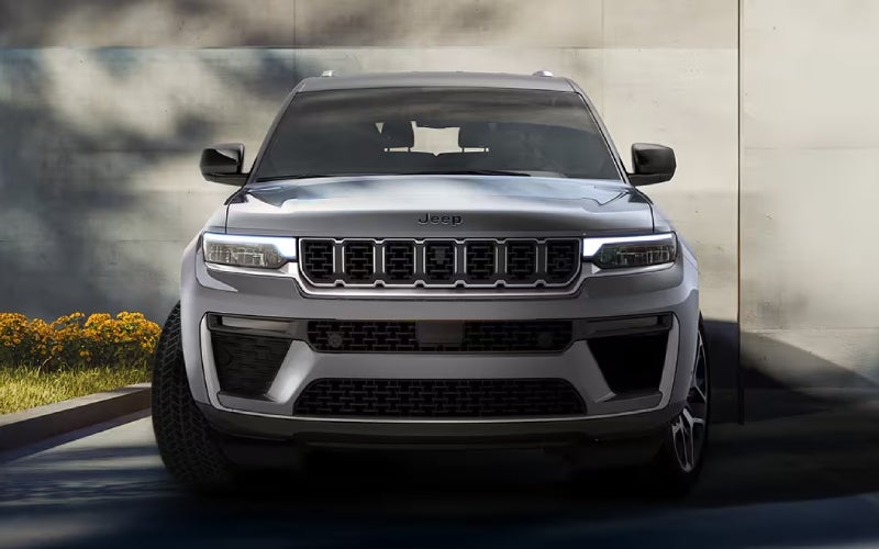 Which SUV offers better family tech and comfort for Highland, IL shoppers?