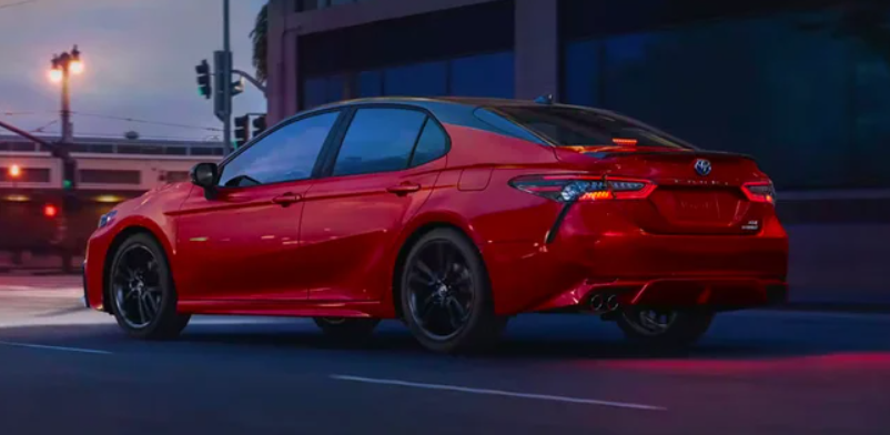 5 Reasons Drivers Love the 2024 Toyota Camry Hybrid