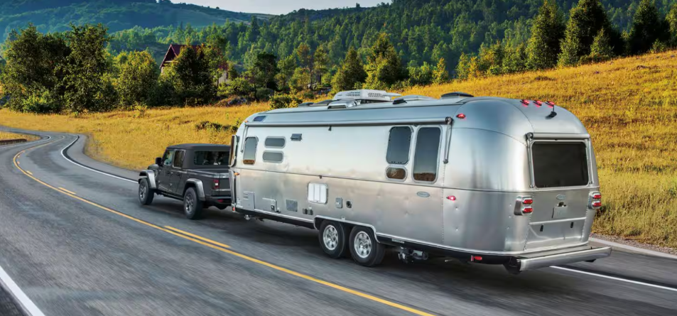 Jeep Gladiator towing an Airstream travel trailer